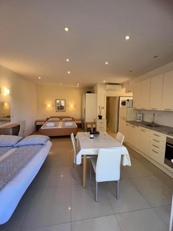 Apartments Paradise Brela Bagian luar foto
